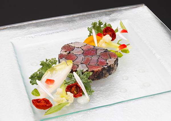 厳選鮪と山形庄内産真鯛のテリーヌ磯の香り